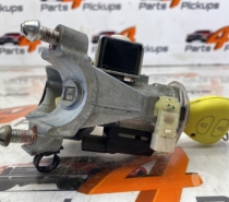 car spares Powys Berriew - Powys - Photos for 2012 toyota hilux automatic ignition barrel and key 8980761200 2